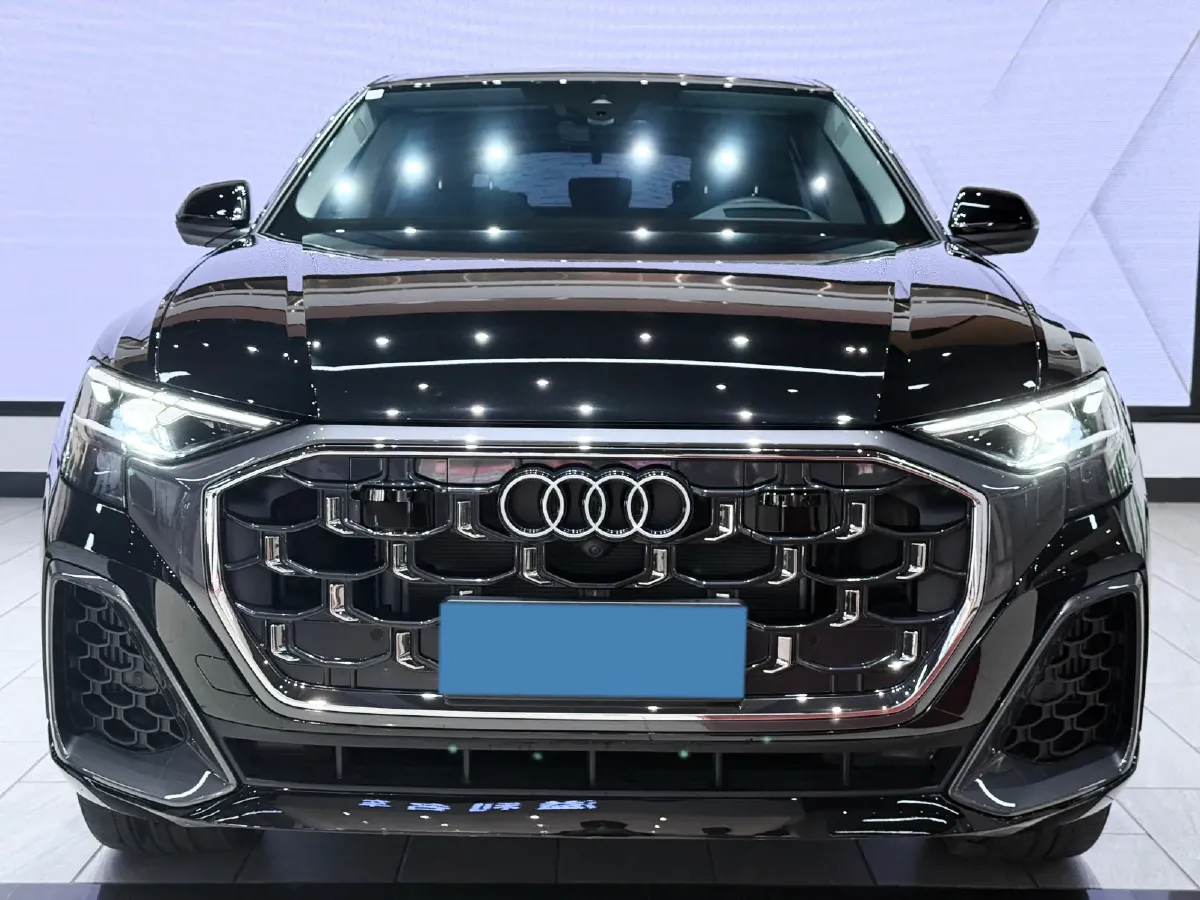 2024 Audi Q8 3.0T 340HP V6 8AT,autocango,china used car exporter,china ev exporter,chinese used car exporter,chinese used ev exporter