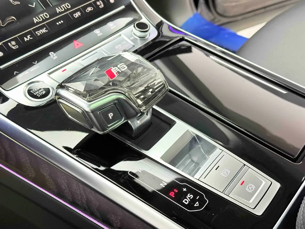 2022 Audi Q8 3.0T 340HP V6 8AT,autocango,china used car exporter,china ev exporter,chinese used car exporter,chinese used ev exporter