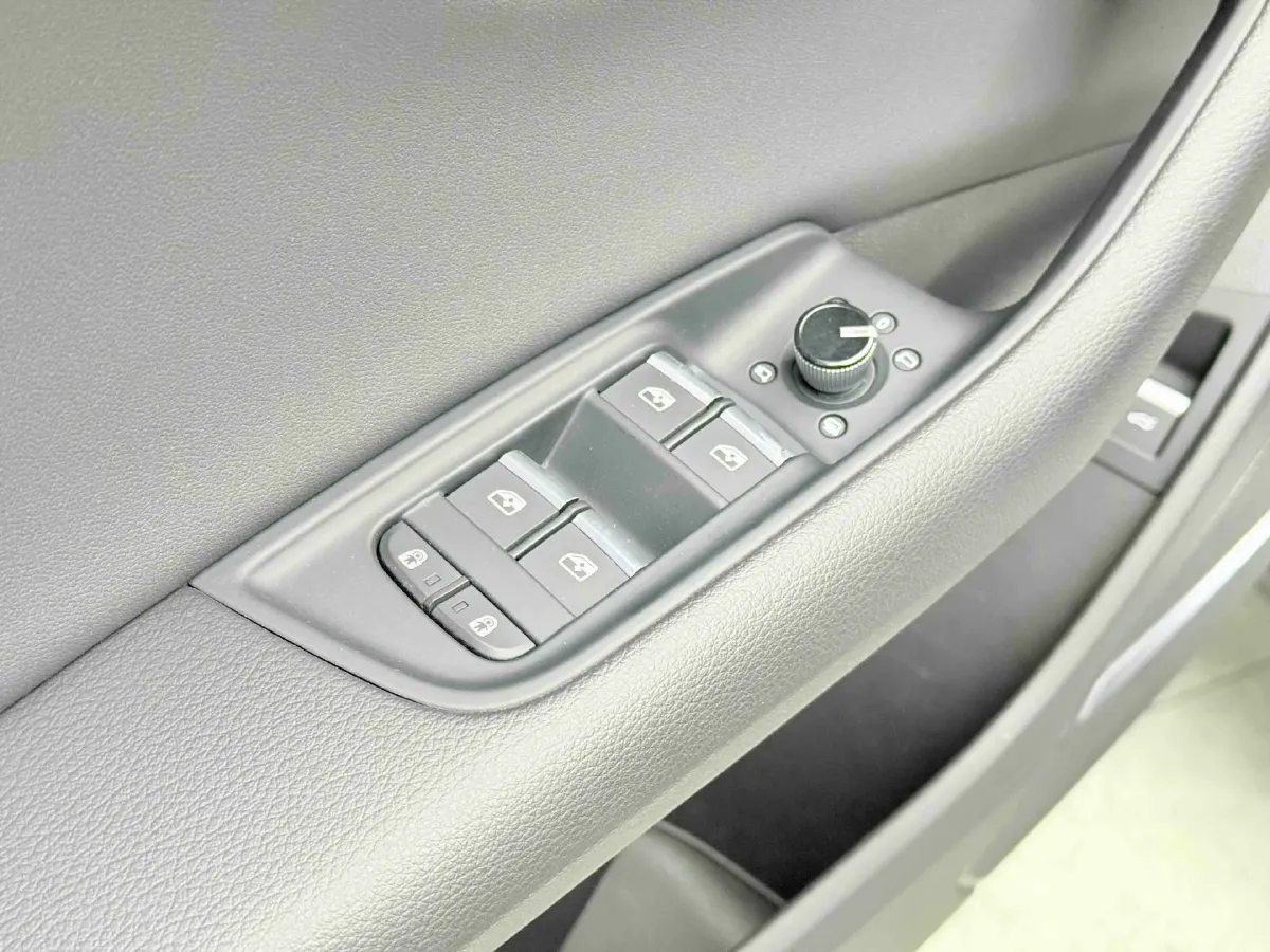 2022 Audi Q8 3.0T 340HP V6 8AT,autocango,china used car exporter,china ev exporter,chinese used car exporter,chinese used ev exporter