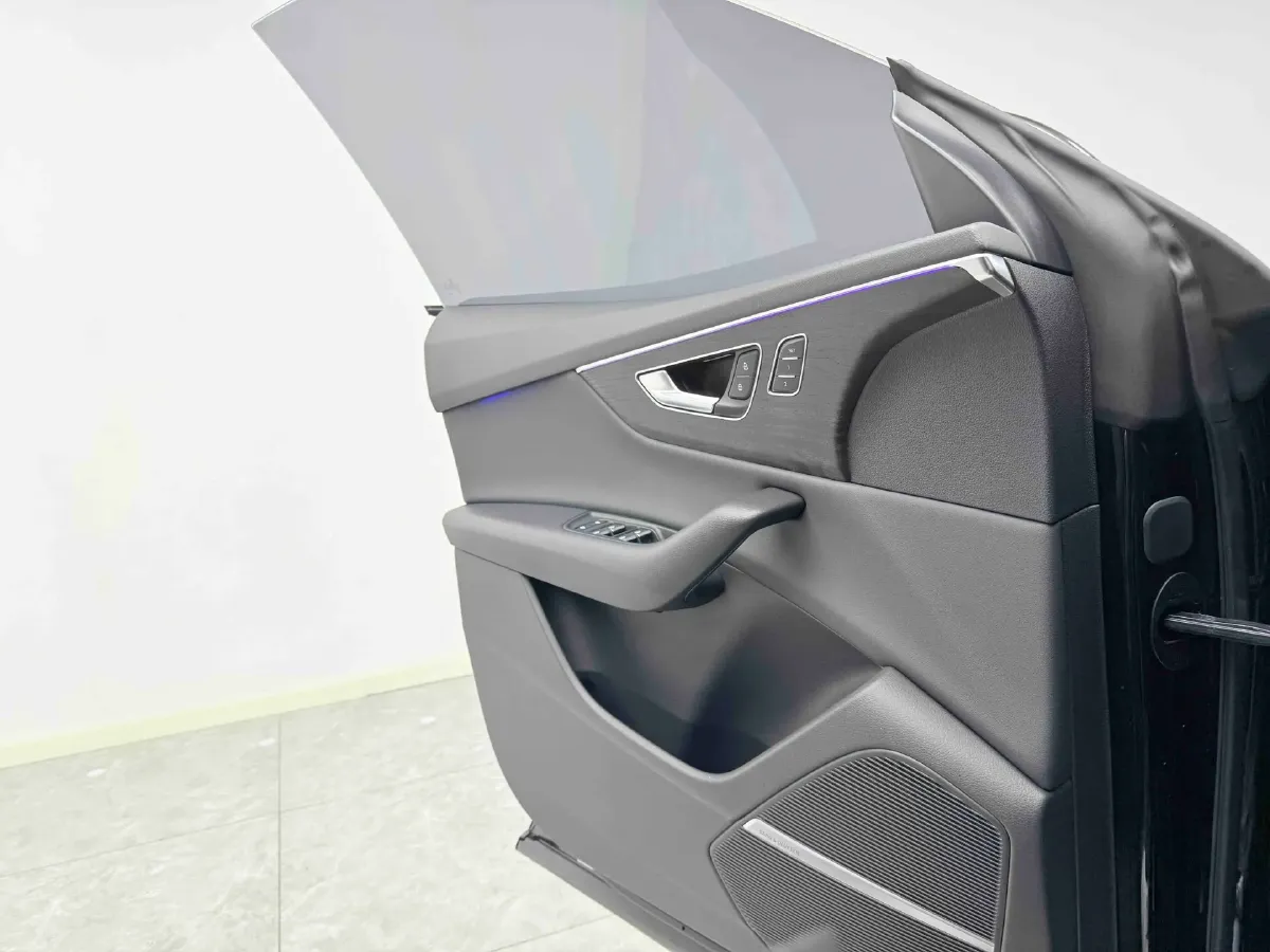 2022 Audi Q8 3.0T 340HP V6 8AT,autocango,china used car exporter,china ev exporter,chinese used car exporter,chinese used ev exporter