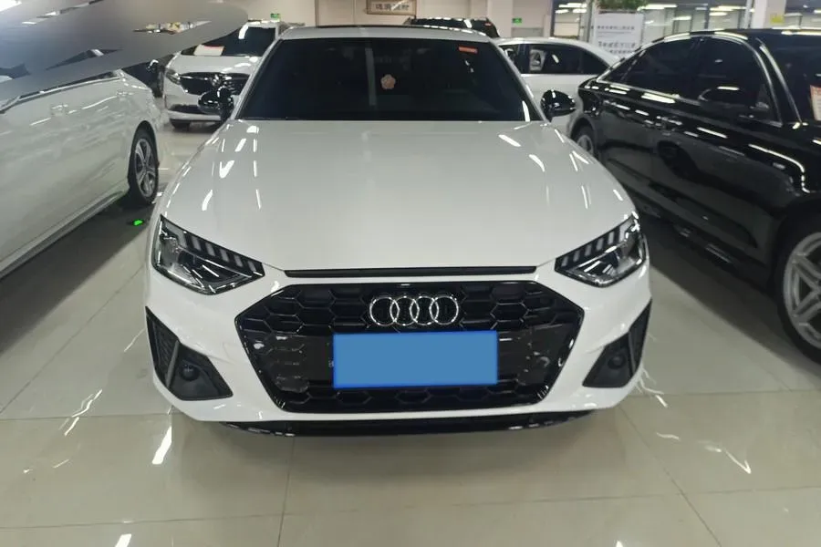 2023 Audi A4L 2.0T 190HP L4 7DCT,autocango,china used car exporter,china ev exporter,chinese used car exporter,chinese used ev exporter