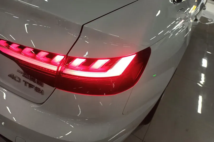 2023 Audi A4L 2.0T 190HP L4 7DCT,autocango,china used car exporter,china ev exporter,chinese used car exporter,chinese used ev exporter