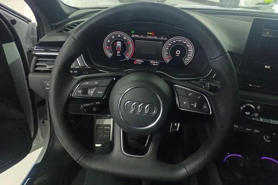 2023 Audi A4L 2.0T 190HP L4 7DCT,autocango,china used car exporter,china ev exporter,chinese used car exporter,chinese used ev exporter