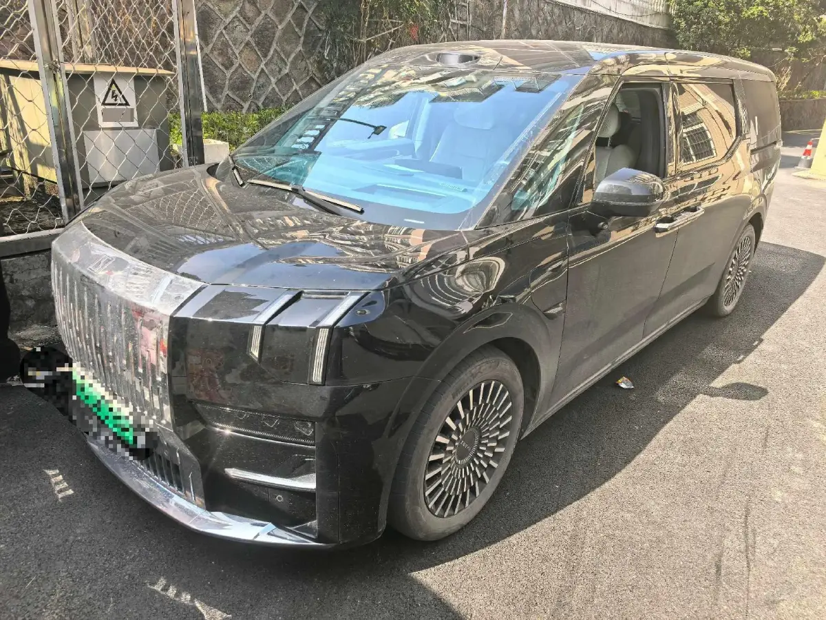 2024 Zeekr 009 BEV 108KWH