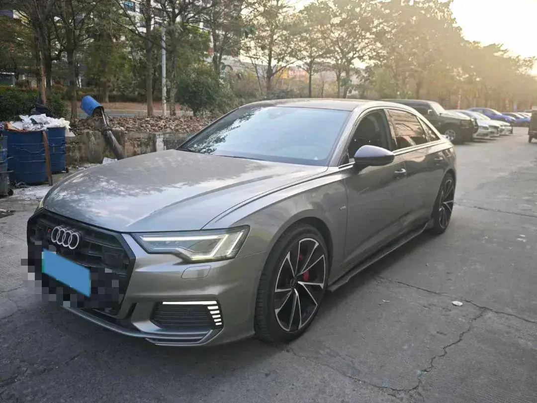 2020 Audi A6L 2.0T 252HP L4 7DCT PHEV 14.1KWH