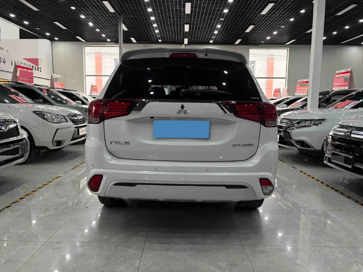2021 Mitsubishi Outlander 2.4L 192HP L4 CVT,autocango,china used car exporter,china ev exporter,chinese used car exporter,chinese used ev exporter