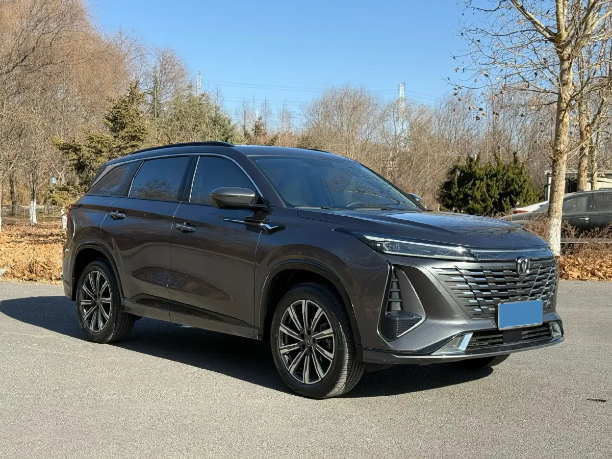 2023 ChangAn CS75 Plus 1.5T 188HP L4 8AT,autocango,china used car exporter,china ev exporter,chinese used car exporter,chinese used ev exporter
