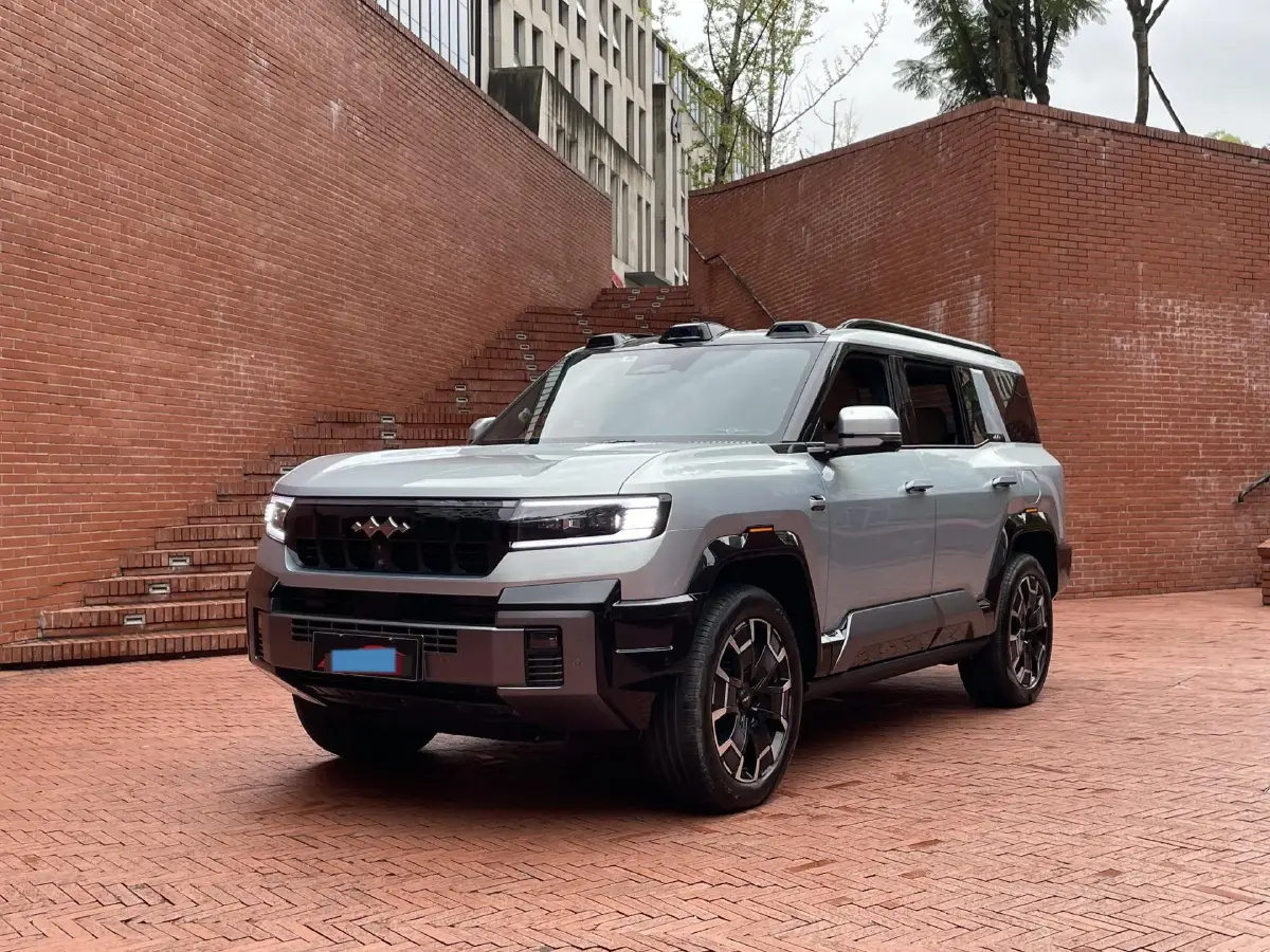 2025 FangChengBao Bao 8 2.0T 245HP L4 E-CVT PHEV 36.8KWH