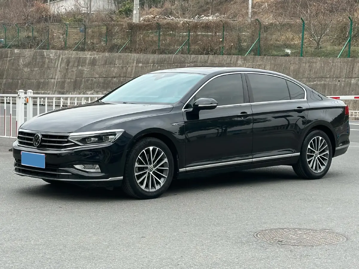 2020 Volkswagen Magotan 2.0T 220HP L4 7DCT