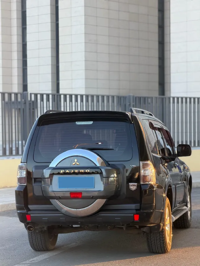 2016 Mitsubishi Pajero 3.0L 174HP V6 5AT,autocango,china used car exporter,china ev exporter,chinese used car exporter,chinese used ev exporter