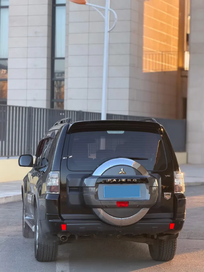 2016 Mitsubishi Pajero 3.0L 174HP V6 5AT,autocango,china used car exporter,china ev exporter,chinese used car exporter,chinese used ev exporter