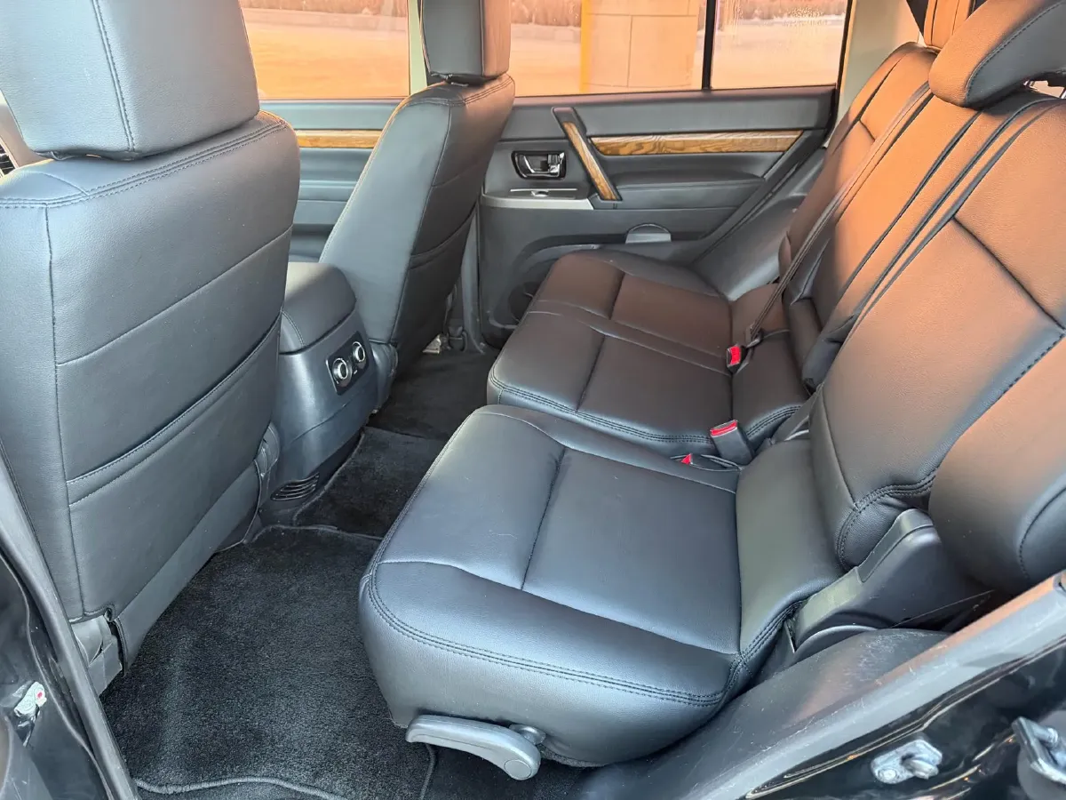 2016 Mitsubishi Pajero 3.0L 174HP V6 5AT,autocango,china used car exporter,china ev exporter,chinese used car exporter,chinese used ev exporter