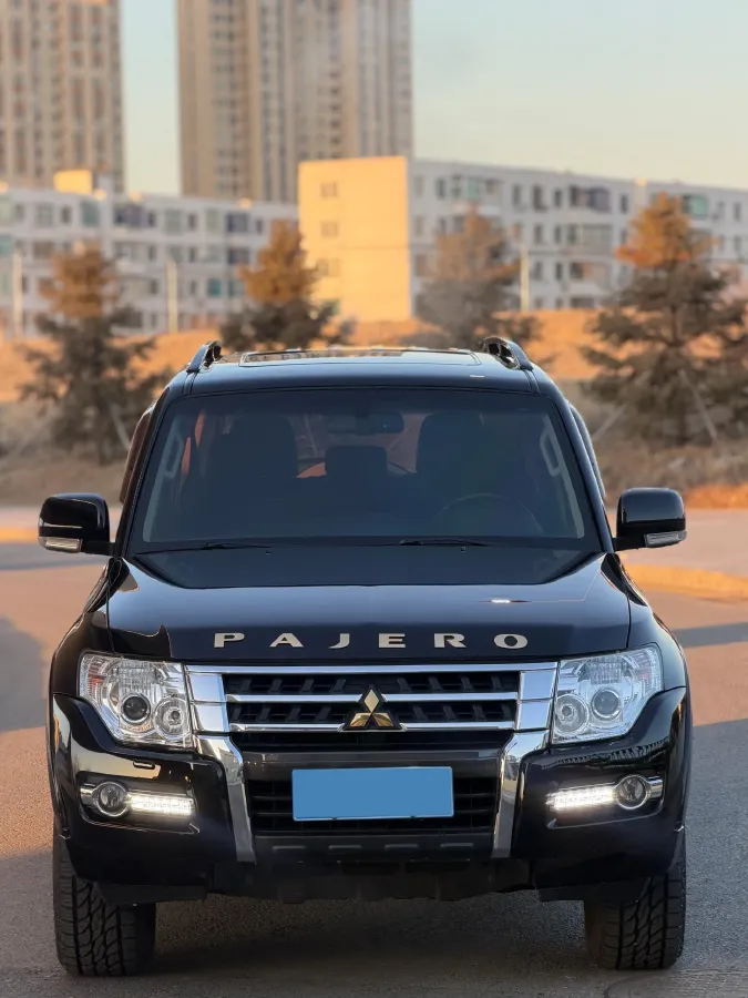 2016 Mitsubishi Pajero 3.0L 174HP V6 5AT,autocango,china used car exporter,china ev exporter,chinese used car exporter,chinese used ev exporter