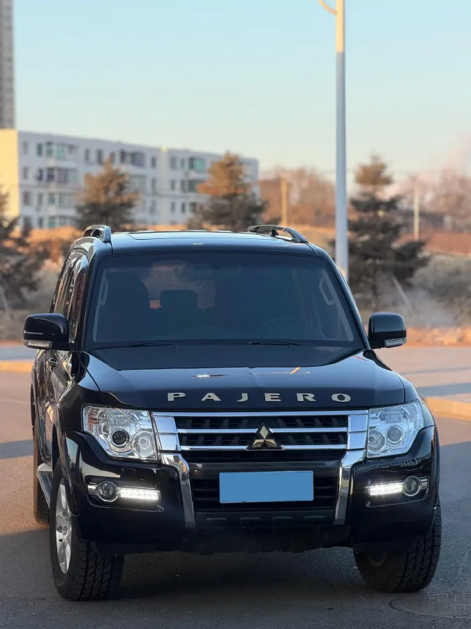 2016 Mitsubishi Pajero 3.0L 174HP V6 5AT,autocango,china used car exporter,china ev exporter,chinese used car exporter,chinese used ev exporter