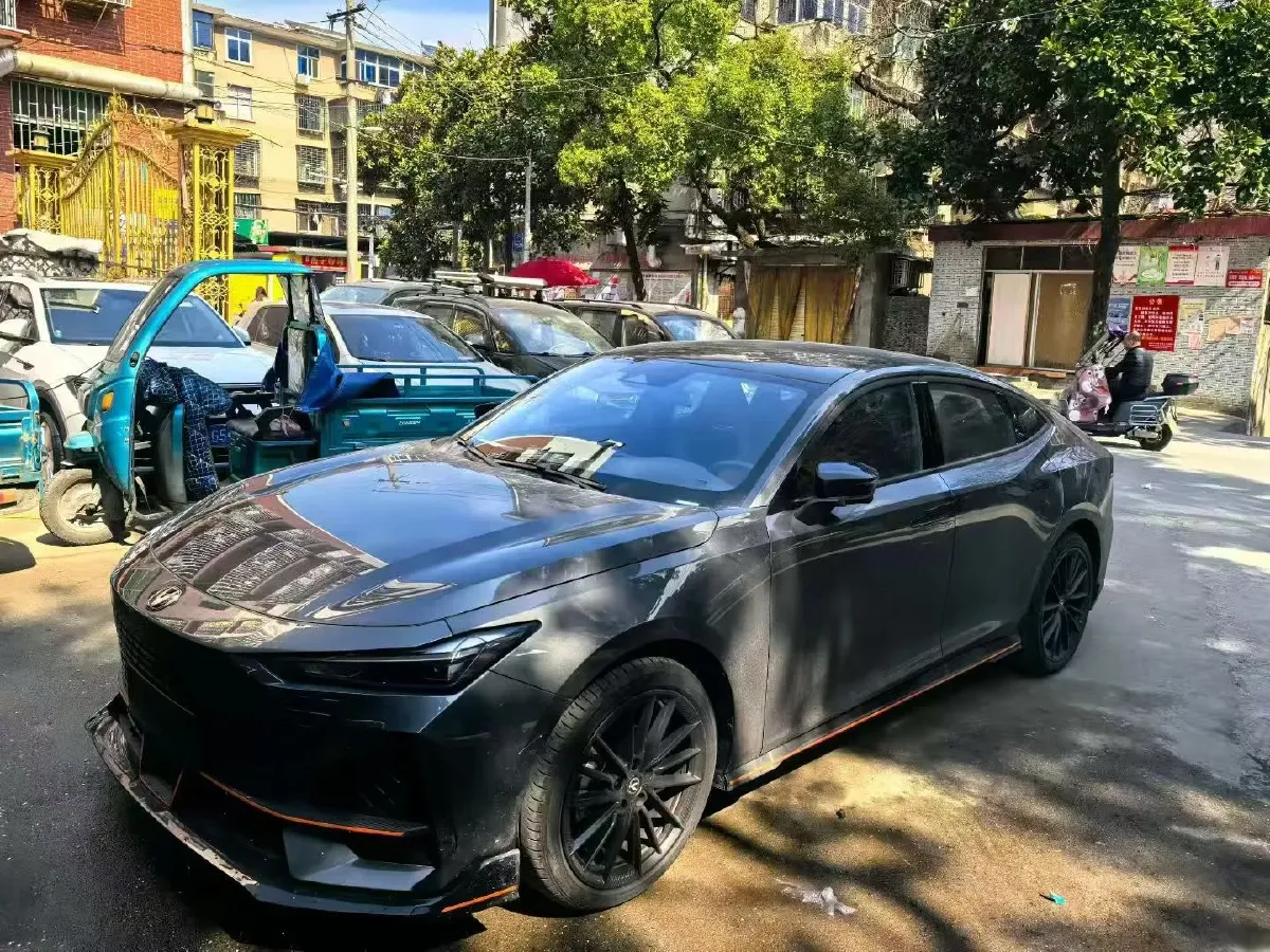 2024 ChangAn UNI-V 1.5T 188HP L4 7DCT,autocango,china used car exporter,china ev exporter,chinese used car exporter,chinese used ev exporter