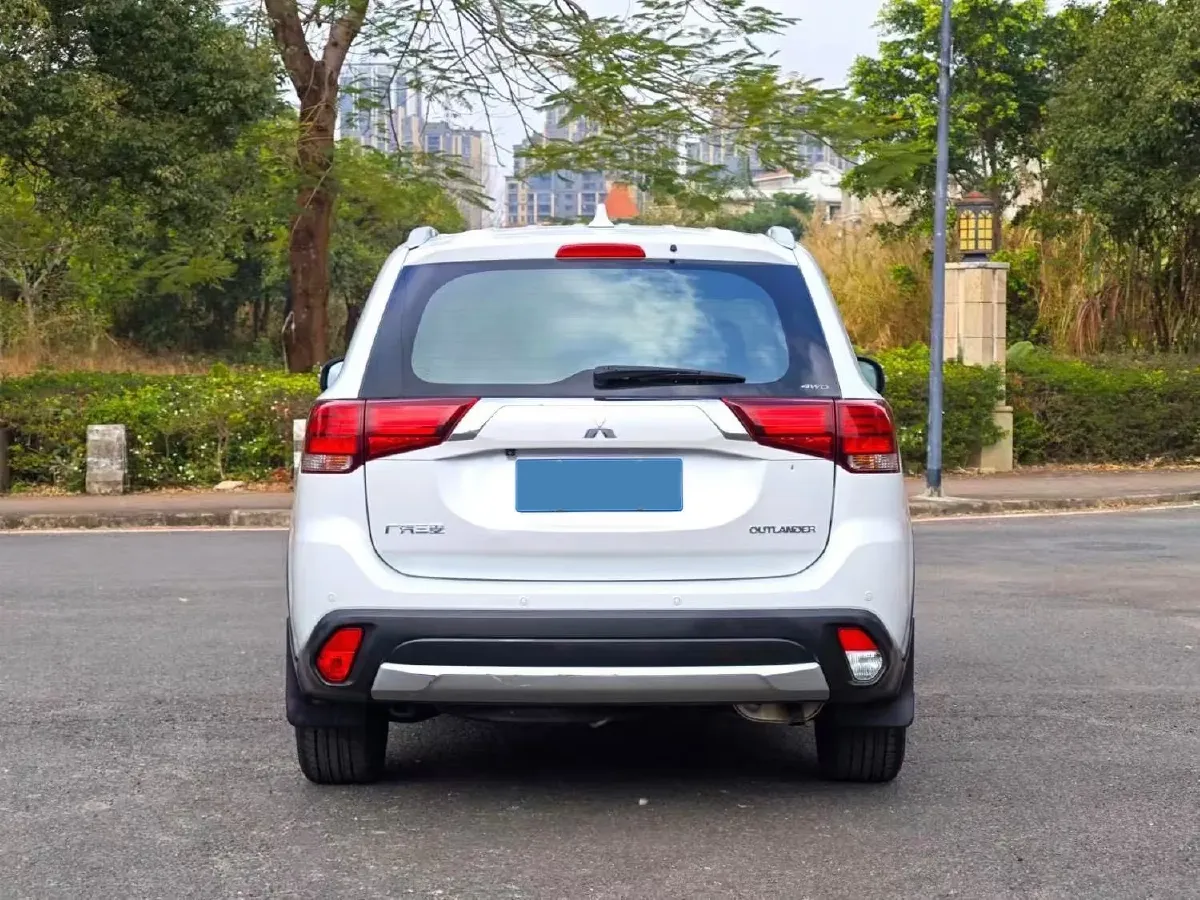 2018 Mitsubishi Outlander 2.4L 192HP L4 CVT,autocango,china used car exporter,china ev exporter,chinese used car exporter,chinese used ev exporter