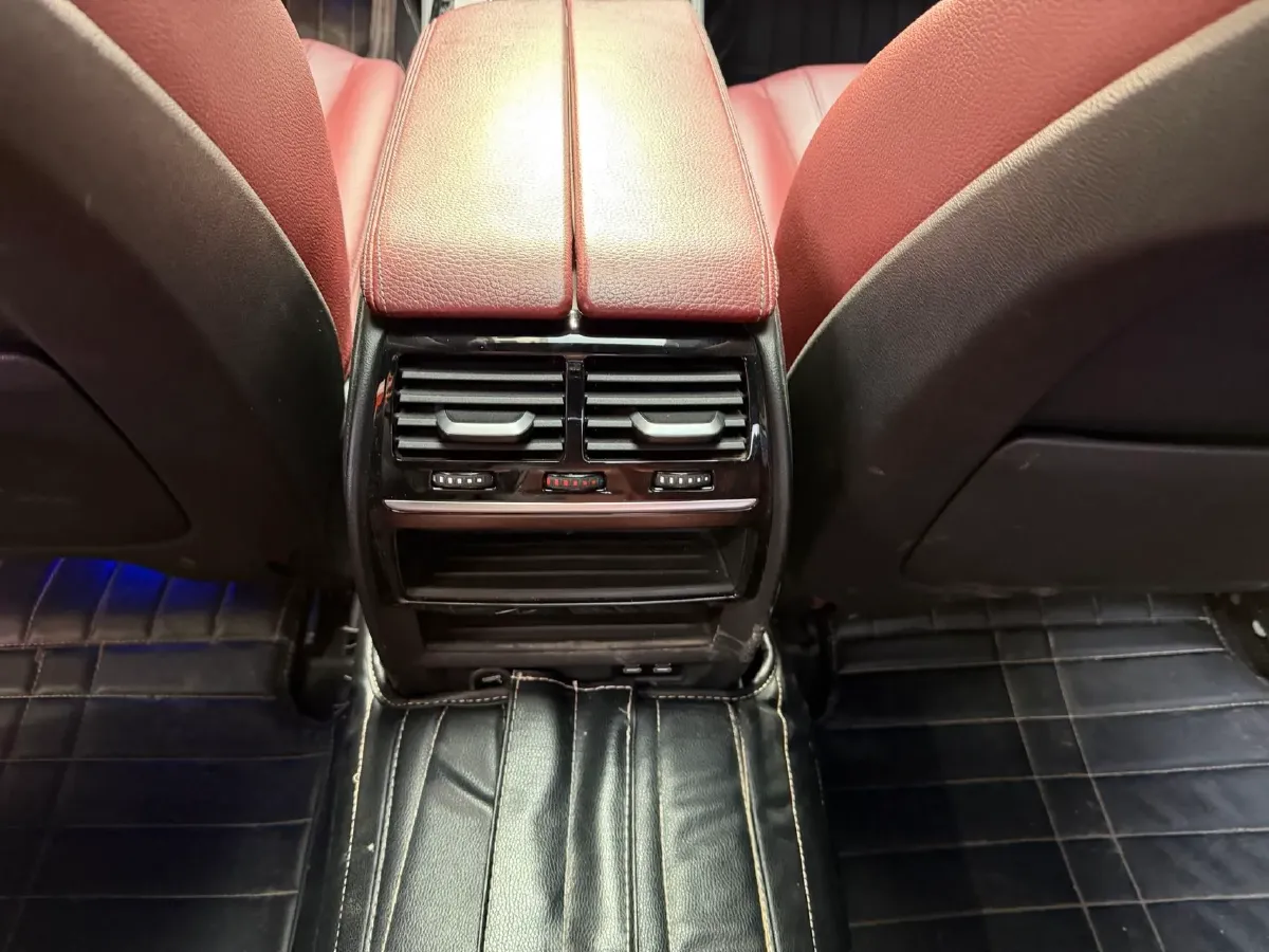 2020 BMW 5 Series 2.0T 252HP L4 8AT,autocango,china used car exporter,china ev exporter,chinese used car exporter,chinese used ev exporter