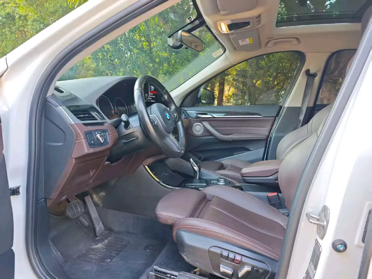 2022 BMW X1 2.0T 192HP L4 8AT,autocango,china used car exporter,china ev exporter,chinese used car exporter,chinese used ev exporter