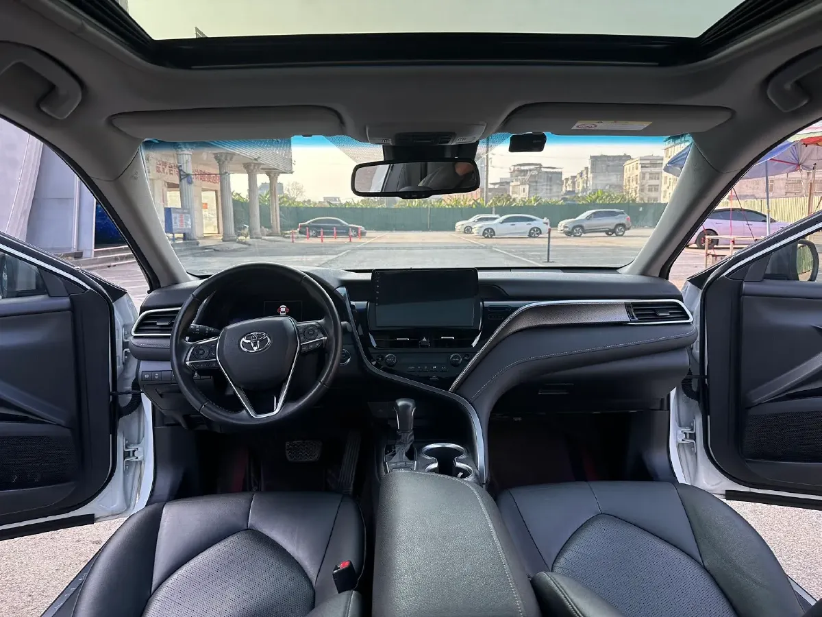 2021 Toyota Camry 2.5L 209HP L4 8AT,autocango,china used car exporter,china ev exporter,chinese used car exporter,chinese used ev exporter