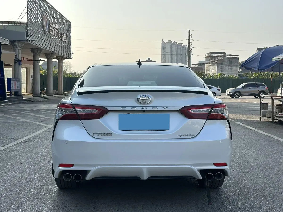 2021 Toyota Camry 2.5L 209HP L4 8AT,autocango,china used car exporter,china ev exporter,chinese used car exporter,chinese used ev exporter