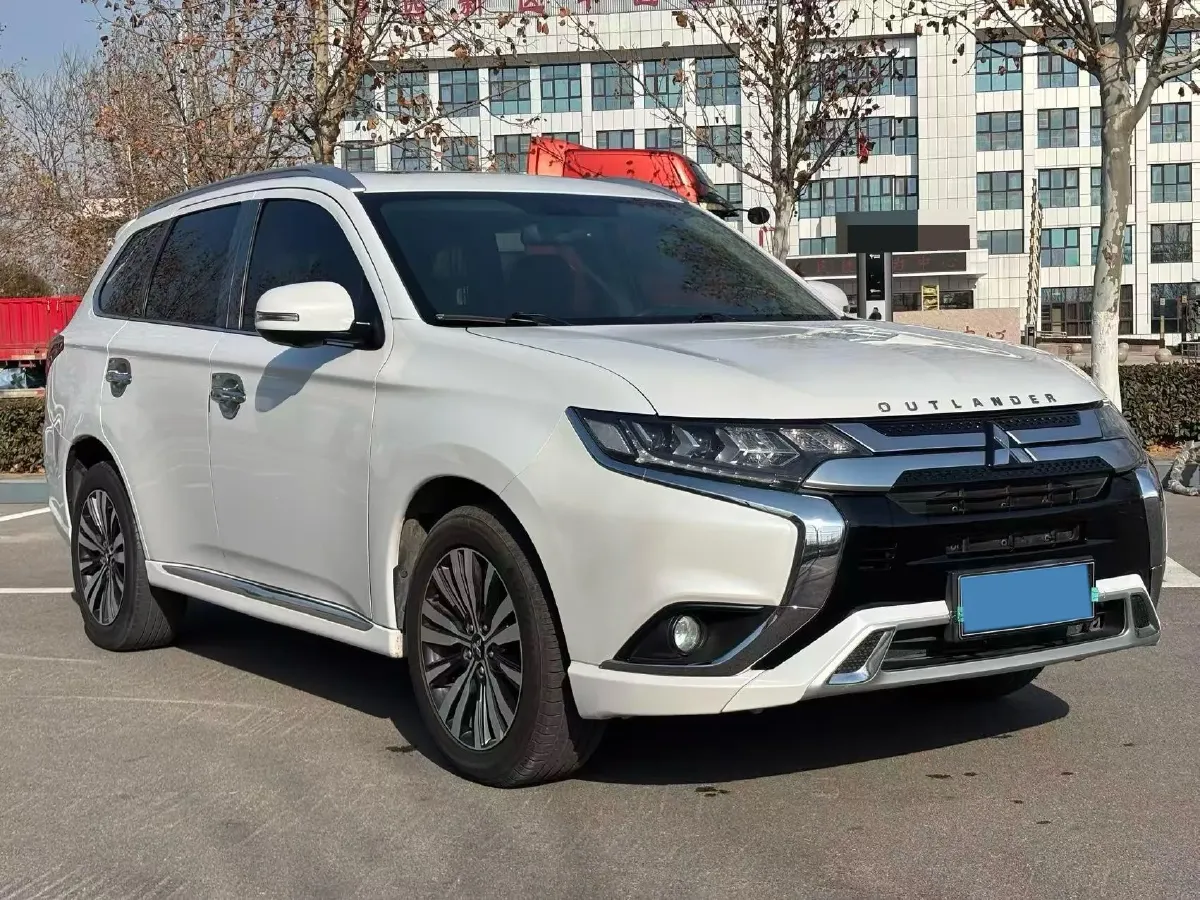 2021 Mitsubishi Outlander 2.4L 192HP L4 CVT,autocango,china used car exporter,china ev exporter,chinese used car exporter,chinese used ev exporter