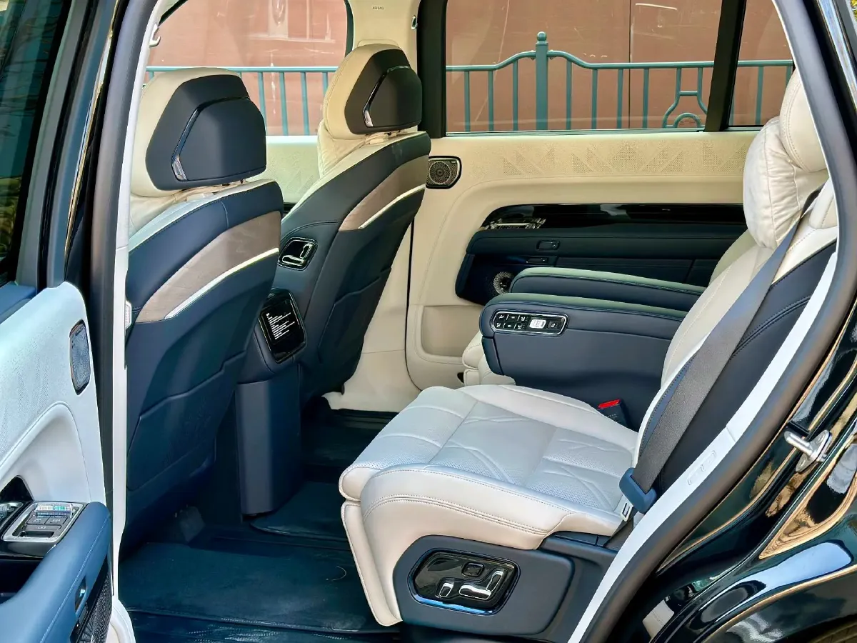 2025 Zeekr 9X 2.0T 279HP L4 1DHT PHEV,autocango,china used car exporter,china ev exporter,chinese used car exporter,chinese used ev exporter