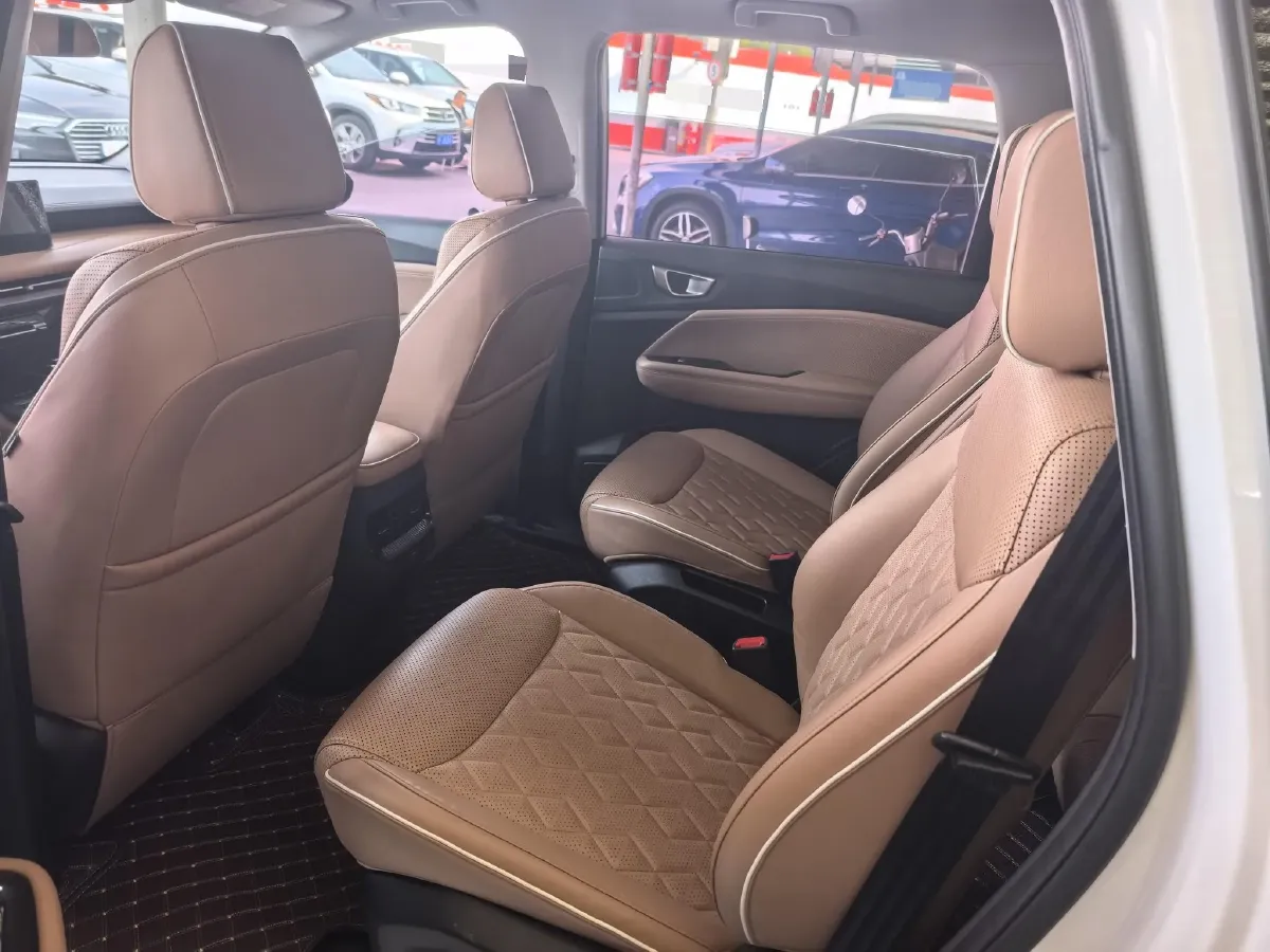 2022 Venucia T60 1.6L 126HP L4 CVT,autocango,china used car exporter,china ev exporter,chinese used car exporter,chinese used ev exporter