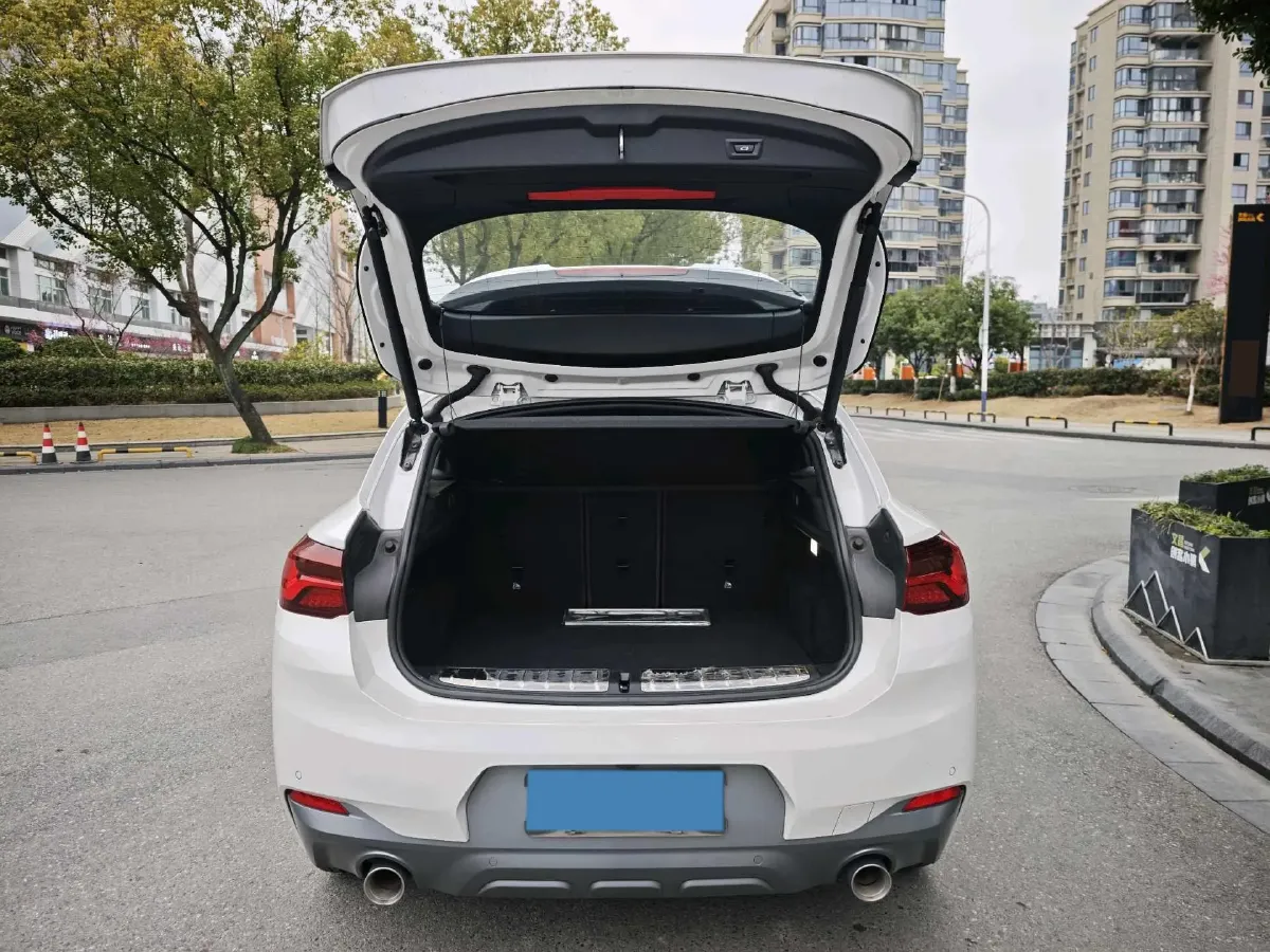 2022 BMW X2 2.0T 192HP L4 7DCT,autocango,china used car exporter,china ev exporter,chinese used car exporter,chinese used ev exporter