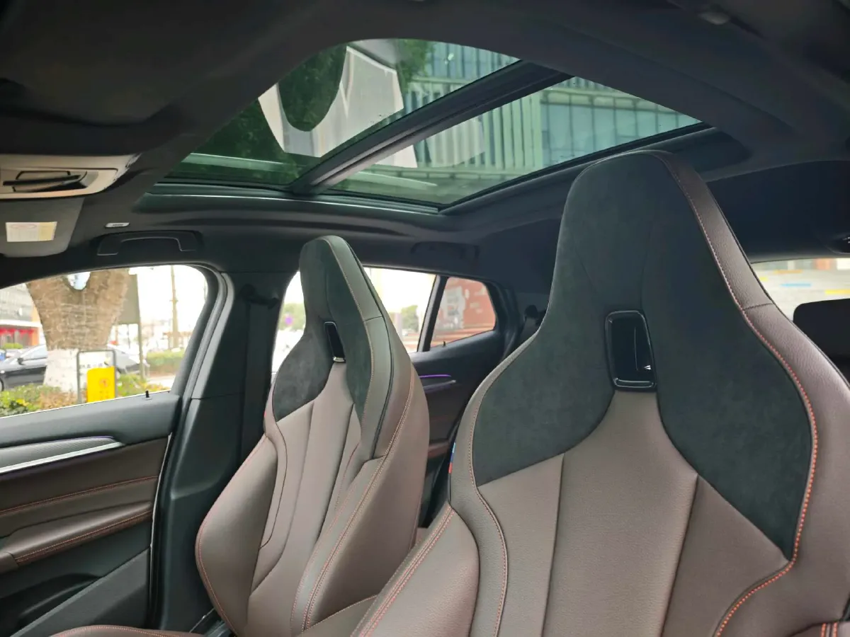 2022 BMW X2 2.0T 192HP L4 7DCT,autocango,china used car exporter,china ev exporter,chinese used car exporter,chinese used ev exporter