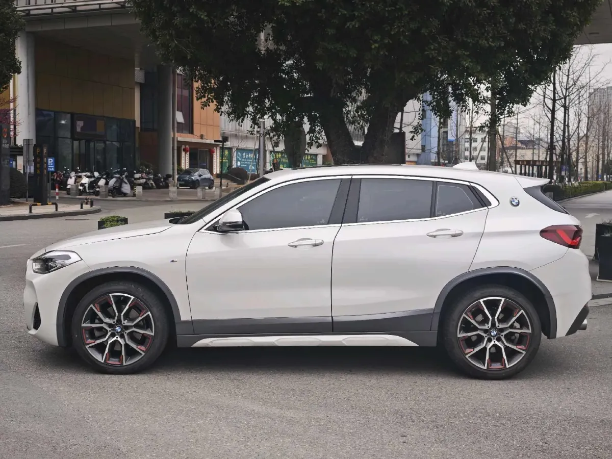 2022 BMW X2 2.0T 192HP L4 7DCT,autocango,china used car exporter,china ev exporter,chinese used car exporter,chinese used ev exporter