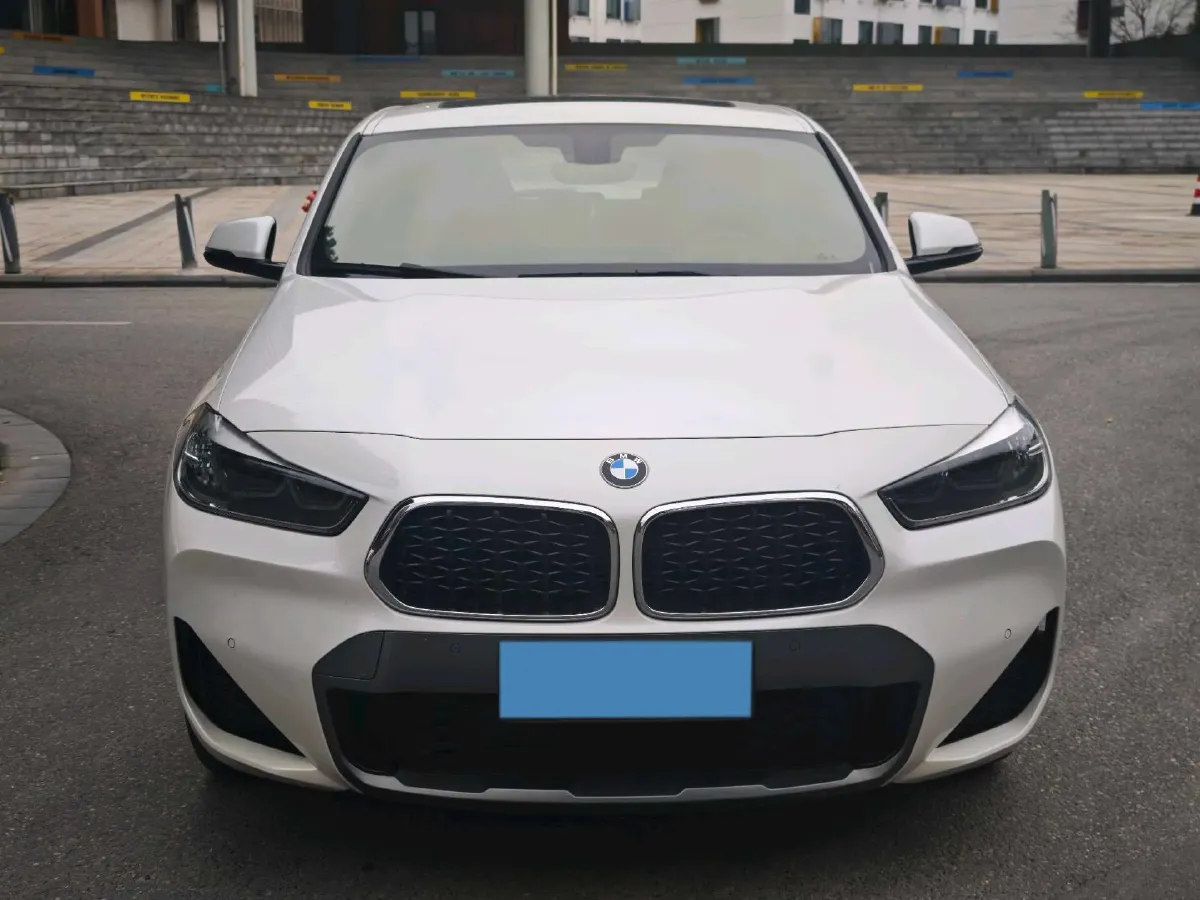 2022 BMW X2 2.0T 192HP L4 7DCT,autocango,china used car exporter,china ev exporter,chinese used car exporter,chinese used ev exporter