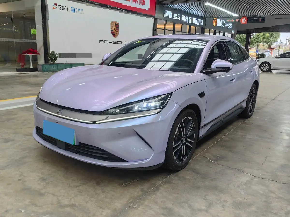 2025 BYD QinL BEV