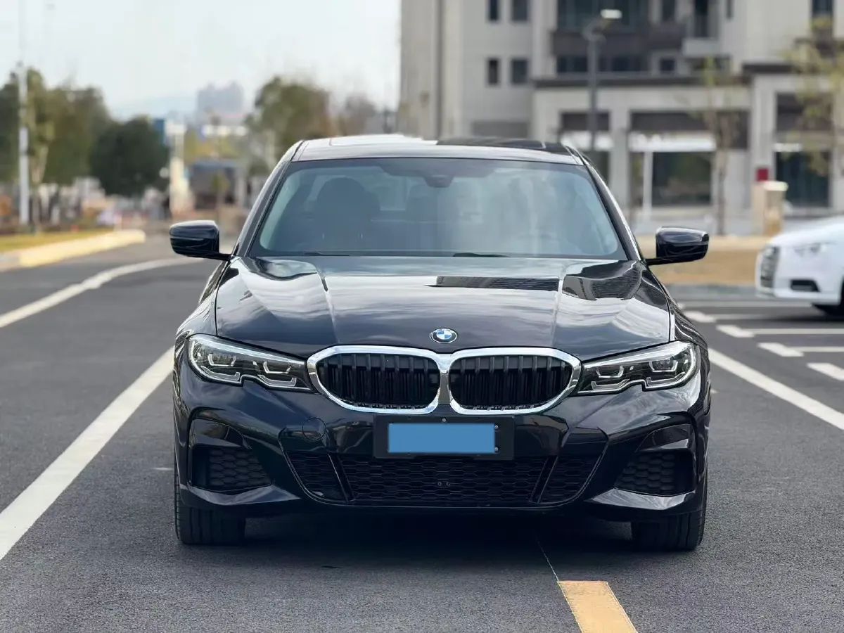 2022 BMW 3 Series 2.0T 156HP L4 8AT,autocango,china used car exporter,china ev exporter,chinese used car exporter,chinese used ev exporter