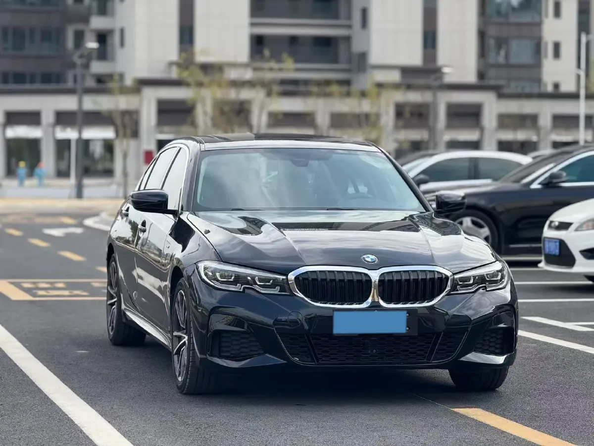 2022 BMW 3 Series 2.0T 156HP L4 8AT,autocango,china used car exporter,china ev exporter,chinese used car exporter,chinese used ev exporter