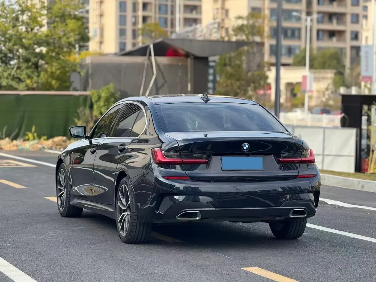 2022 BMW 3 Series 2.0T 156HP L4 8AT,autocango,china used car exporter,china ev exporter,chinese used car exporter,chinese used ev exporter