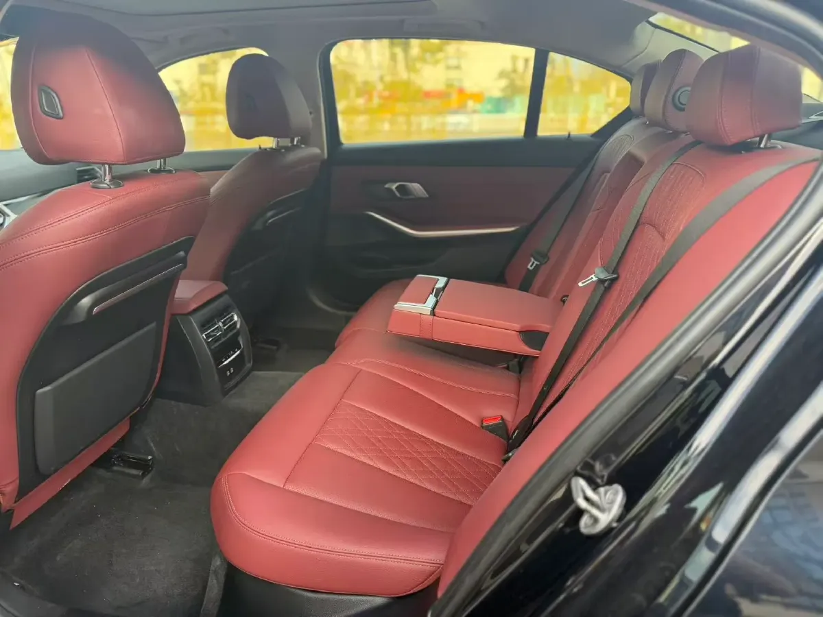 2022 BMW 3 Series 2.0T 156HP L4 8AT,autocango,china used car exporter,china ev exporter,chinese used car exporter,chinese used ev exporter