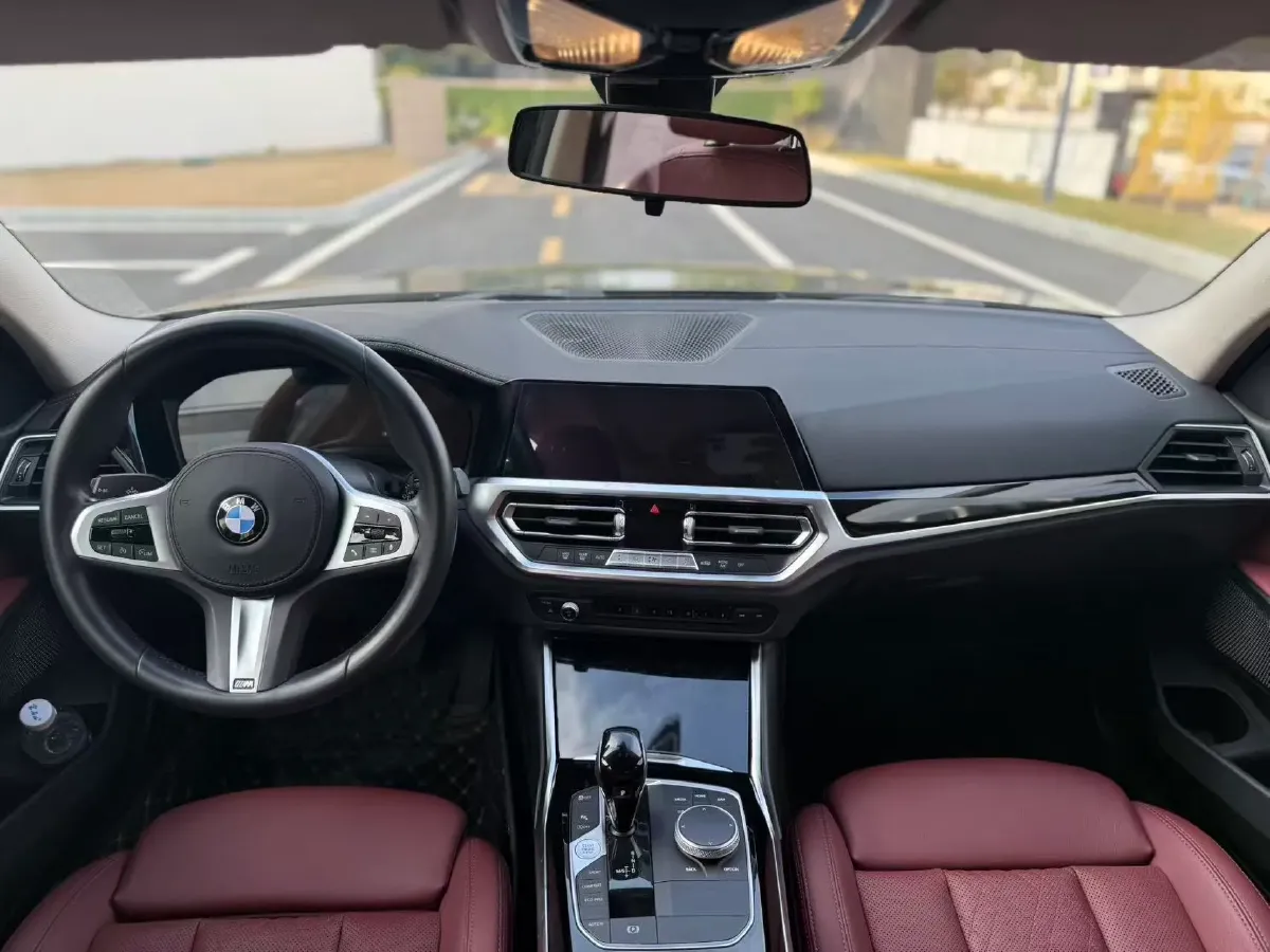 2022 BMW 3 Series 2.0T 156HP L4 8AT,autocango,china used car exporter,china ev exporter,chinese used car exporter,chinese used ev exporter