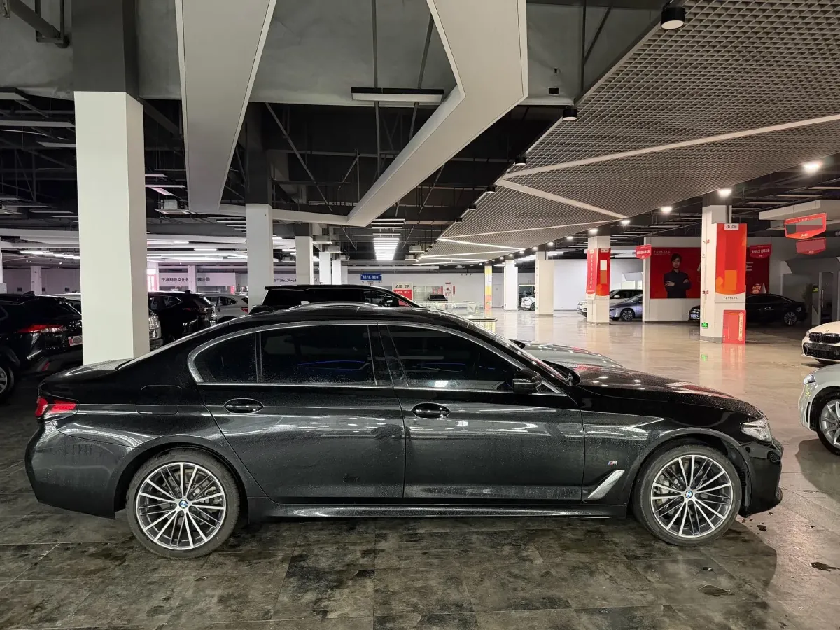 2022 BMW 5 Series 2.0T 252HP L4 8AT,autocango,china used car exporter,china ev exporter,chinese used car exporter,chinese used ev exporter