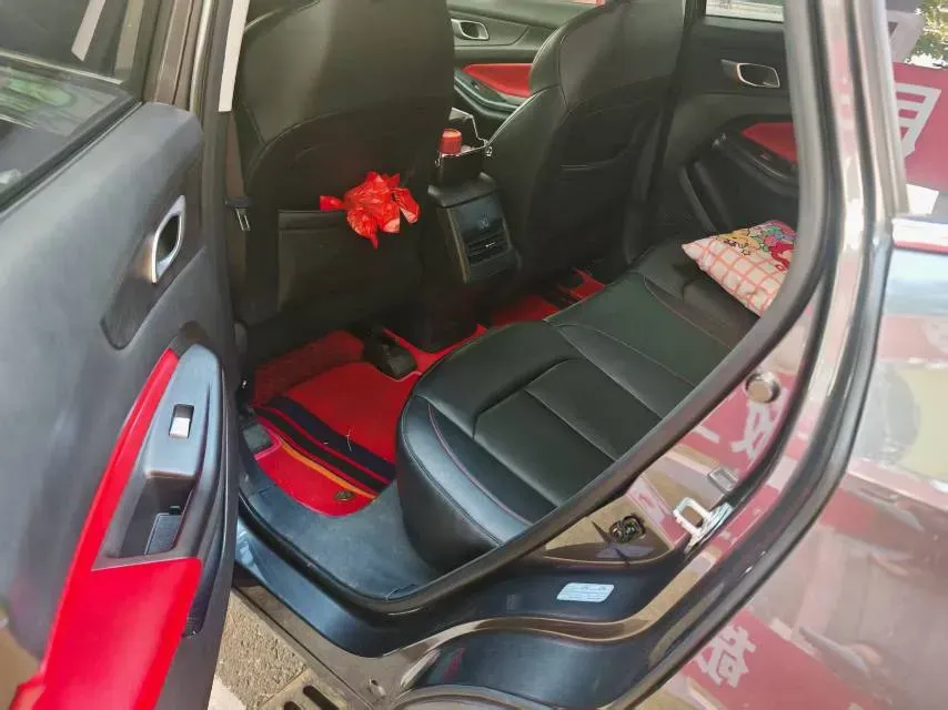 2022 ChangAn UNI-V 1.5T 188HP L4 7DCT,autocango,china used car exporter,china ev exporter,chinese used car exporter,chinese used ev exporter