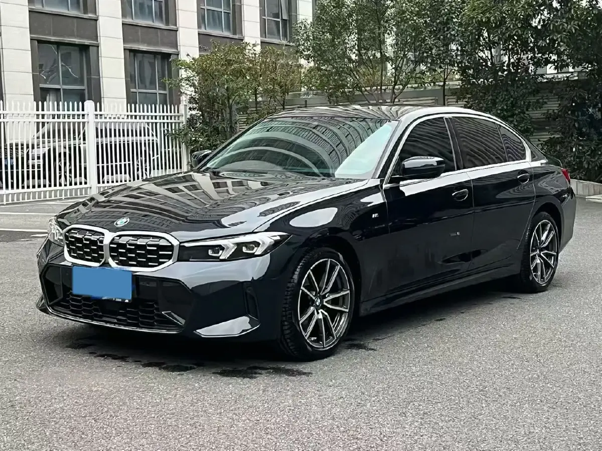 2025 BMW 3 Series 2.0T 184HP L4 8AT