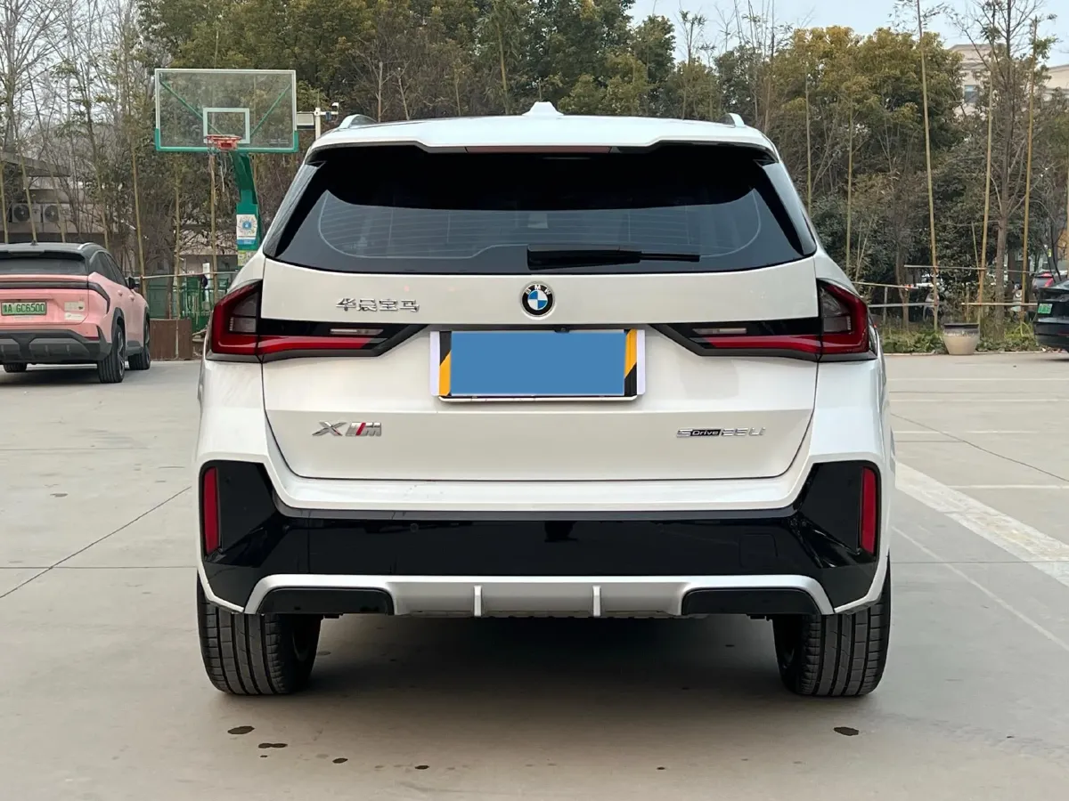 2023 BMW X1 2.0T 204HP L4 7DCT,autocango,china used car exporter,china ev exporter,chinese used car exporter,chinese used ev exporter