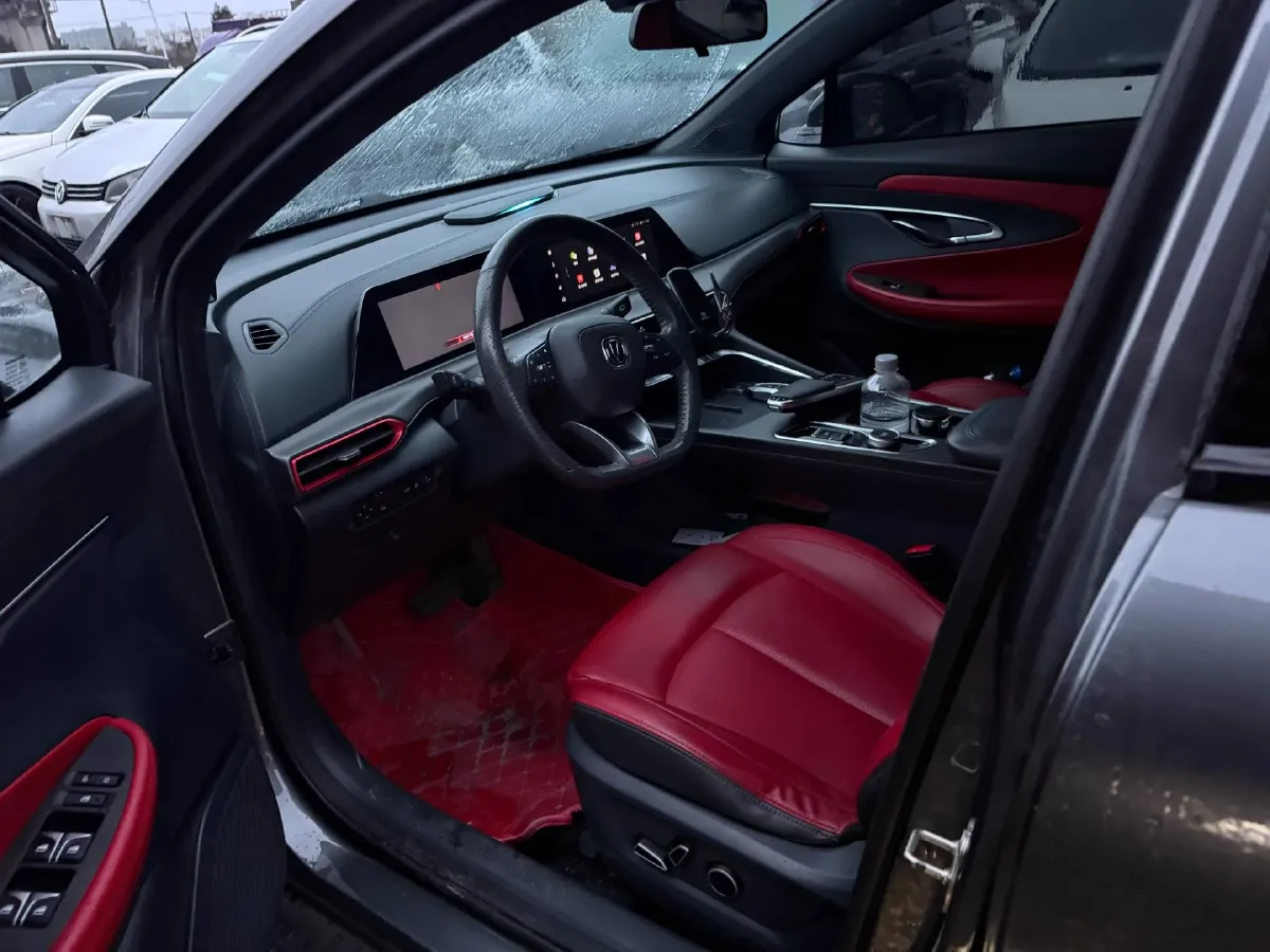 2021 ChangAn UNI-T 1.5T 180HP L4 7DCT,autocango,china used car exporter,china ev exporter,chinese used car exporter,chinese used ev exporter