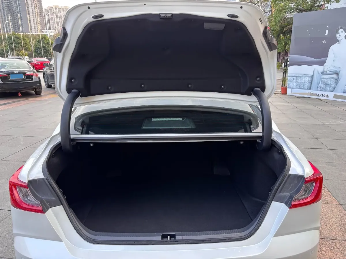 2024 Toyota Camry 2.0L 173HP L4 CVT,autocango,china used car exporter,china ev exporter,chinese used car exporter,chinese used ev exporter