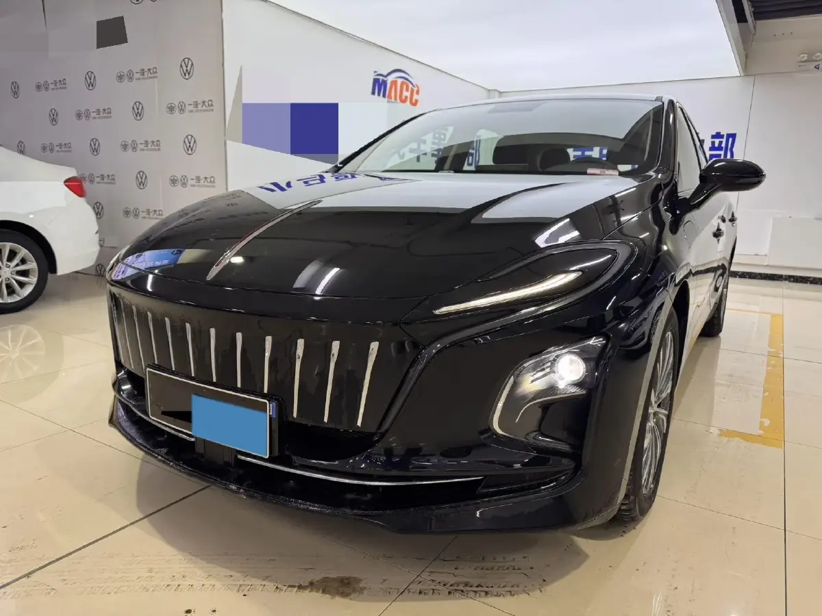 2025 HongQi E-QM5 BEV