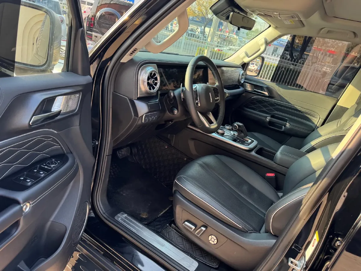 2021 Tank 300 2.0T 227HP L4 8AT,autocango,china used car exporter,china ev exporter,chinese used car exporter,chinese used ev exporter