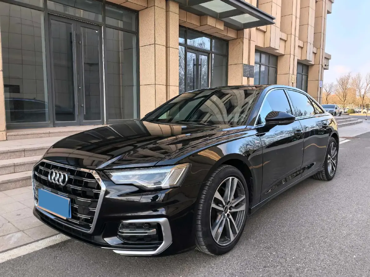 2023 Audi A6L 2.0T 190HP L4 7DCT