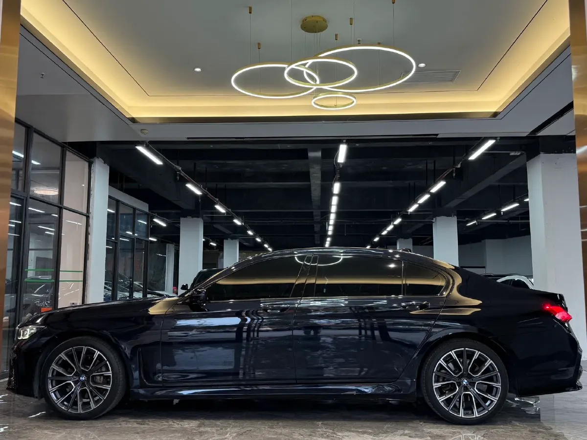 2019 BMW 7 Series 2.0T 265HP L4 8AT,autocango,china used car exporter,china ev exporter,chinese used car exporter,chinese used ev exporter