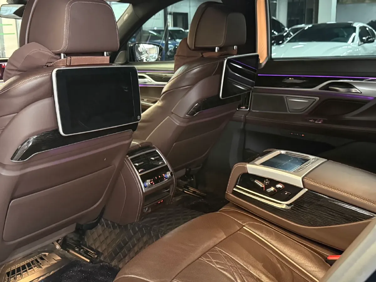 2019 BMW 7 Series 2.0T 265HP L4 8AT,autocango,china used car exporter,china ev exporter,chinese used car exporter,chinese used ev exporter