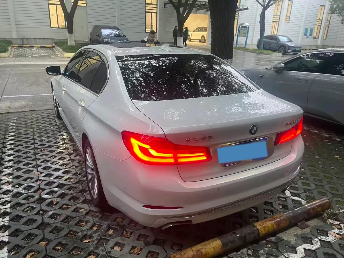 2020 BMW 5 Series 2.0T 252HP L4 8AT,autocango,china used car exporter,china ev exporter,chinese used car exporter,chinese used ev exporter
