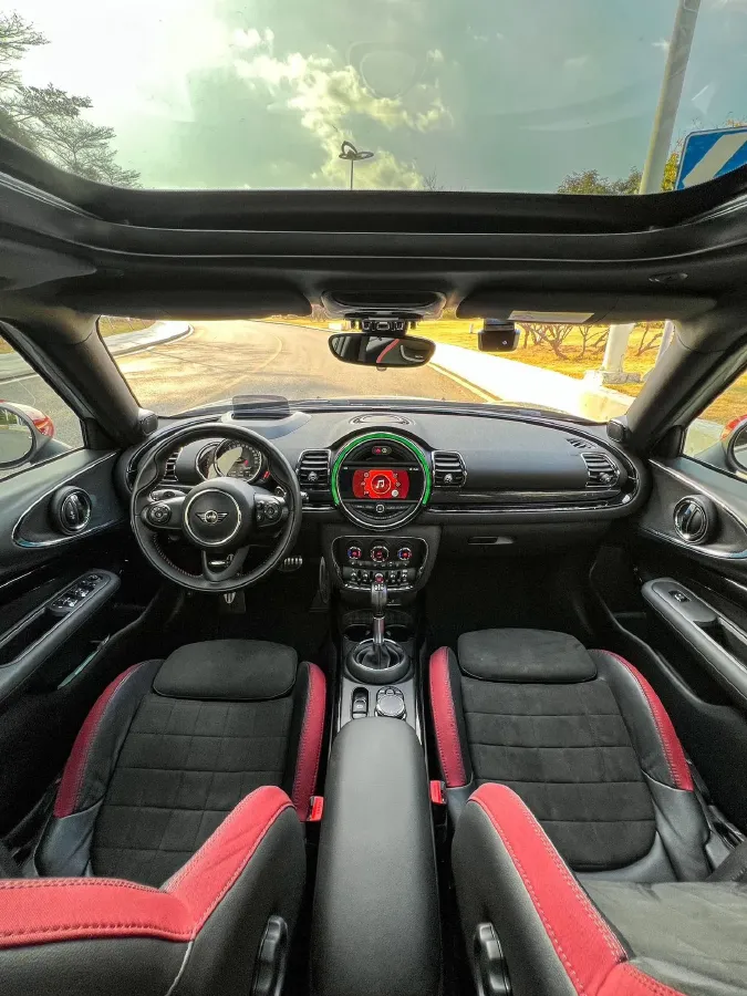 2018 MINI JCW CLUBMAN 2.0T 231HP L4 6AT,autocango,china used car exporter,china ev exporter,chinese used car exporter,chinese used ev exporter